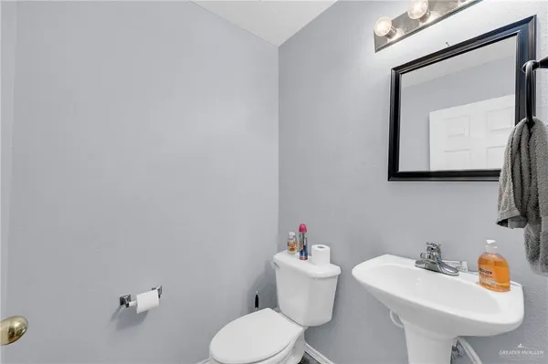 $1,900 | 3806 View Point Drive, Edinburg, TX 78542