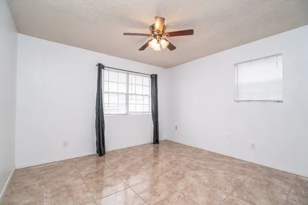 $1,525 | 3409 Herbert, Pearland, TX 77584