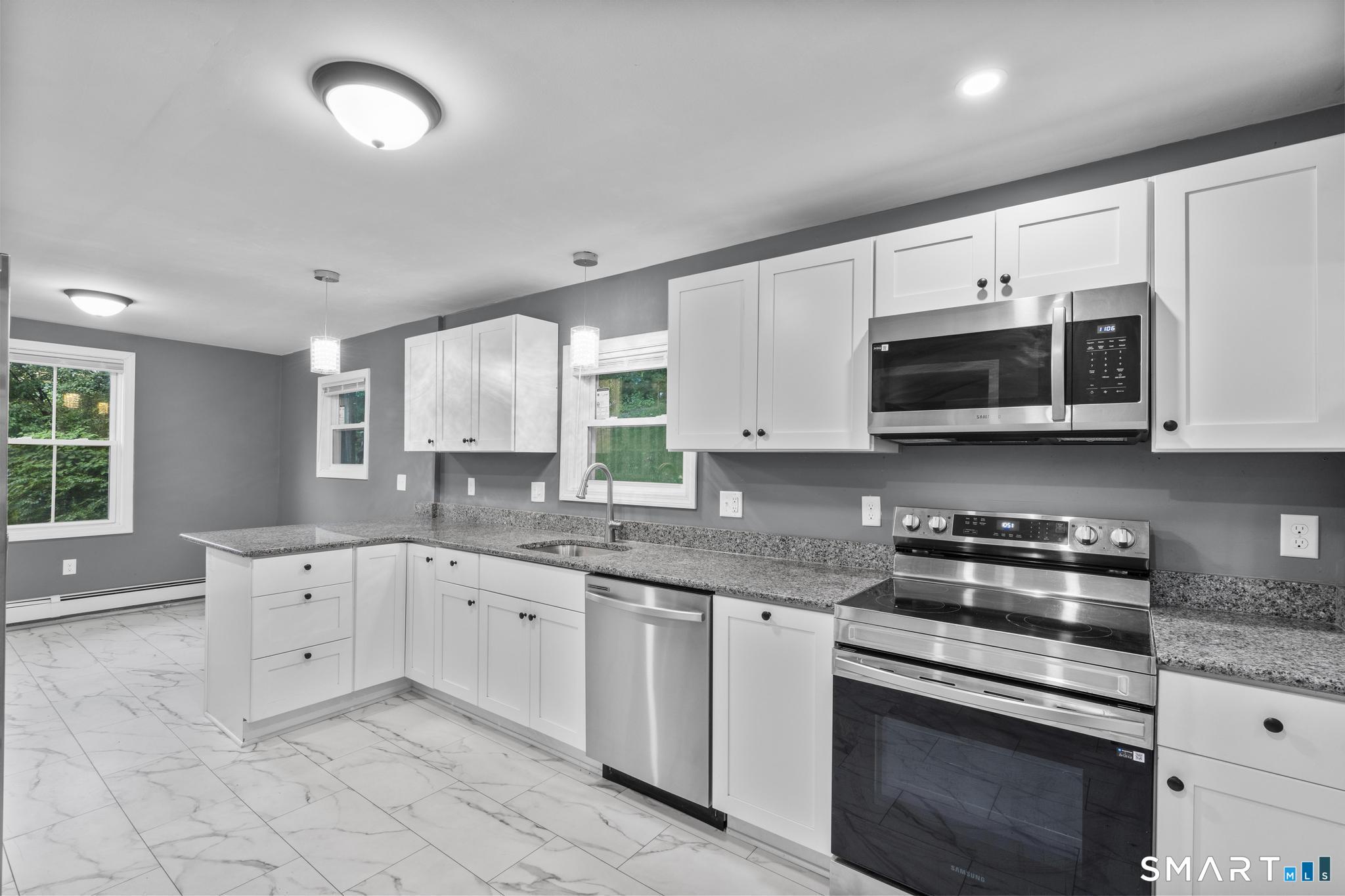 137 High Street Vernon, CT 06066 - Photo 4 of 37