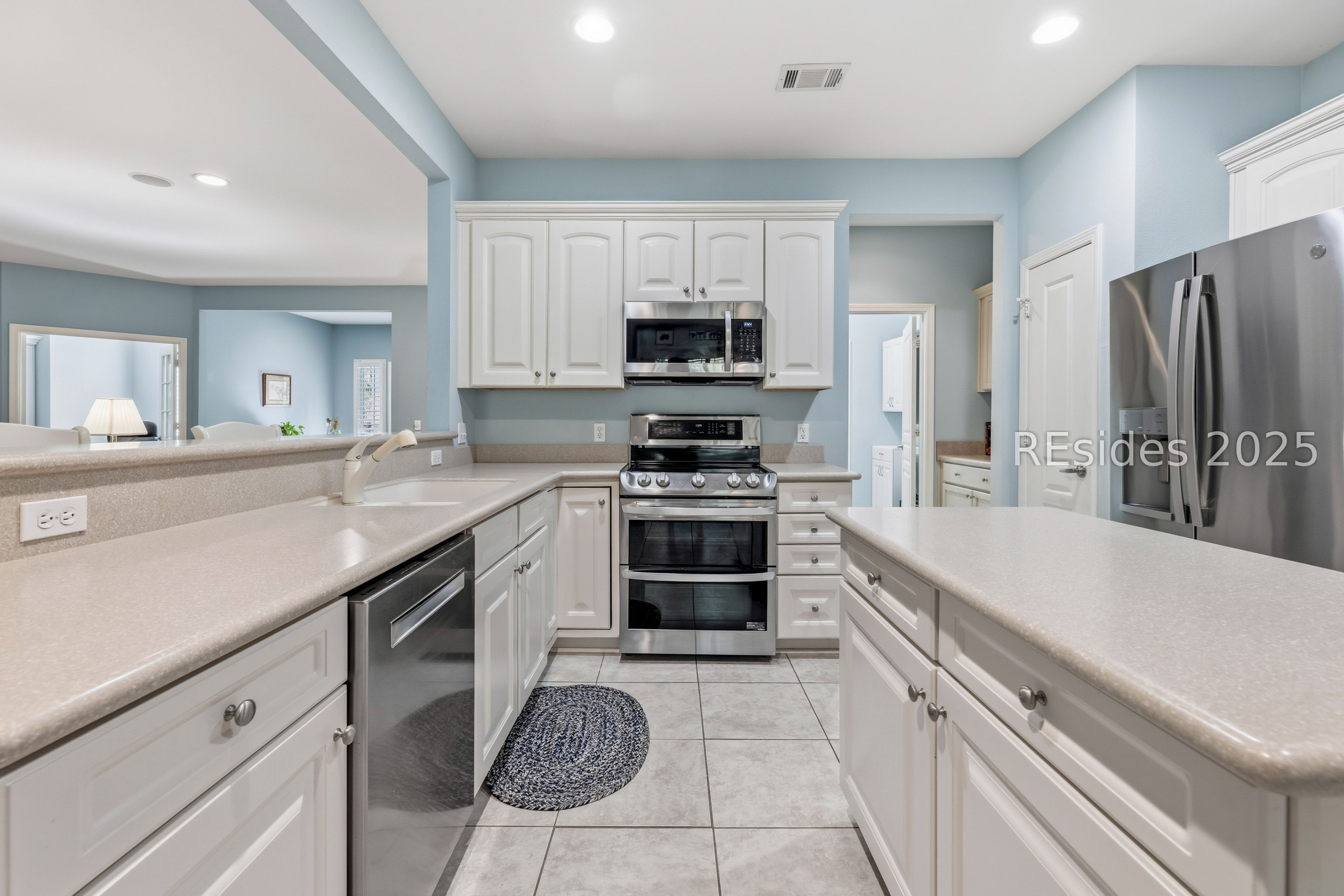 10 Fairforest Lane Bluffton, SC 29909 - Photo 16 of 46 Large bright open kitchen