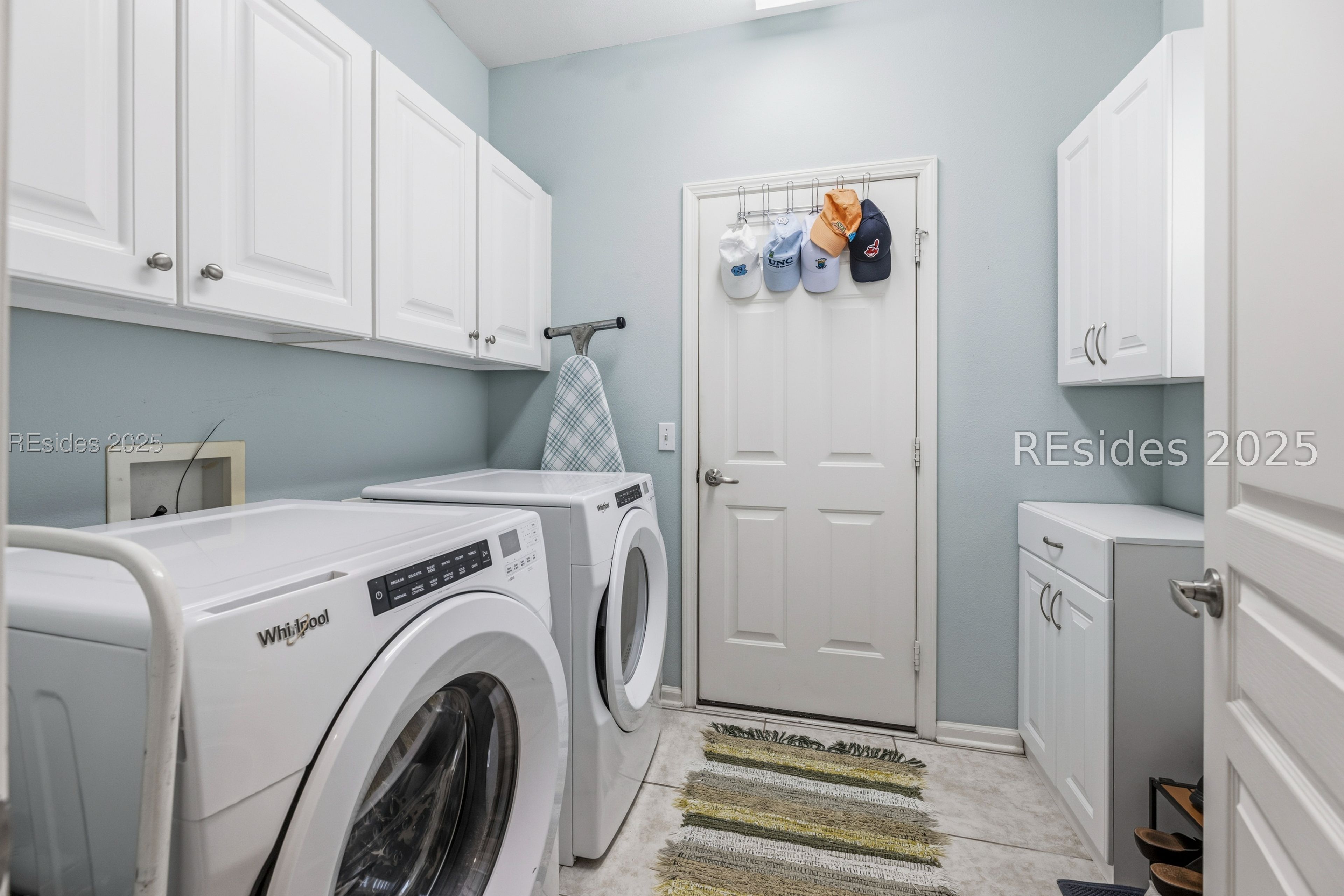 10 Fairforest Lane Bluffton, SC 29909 - Photo 29 of 46 Large tiled laundry room