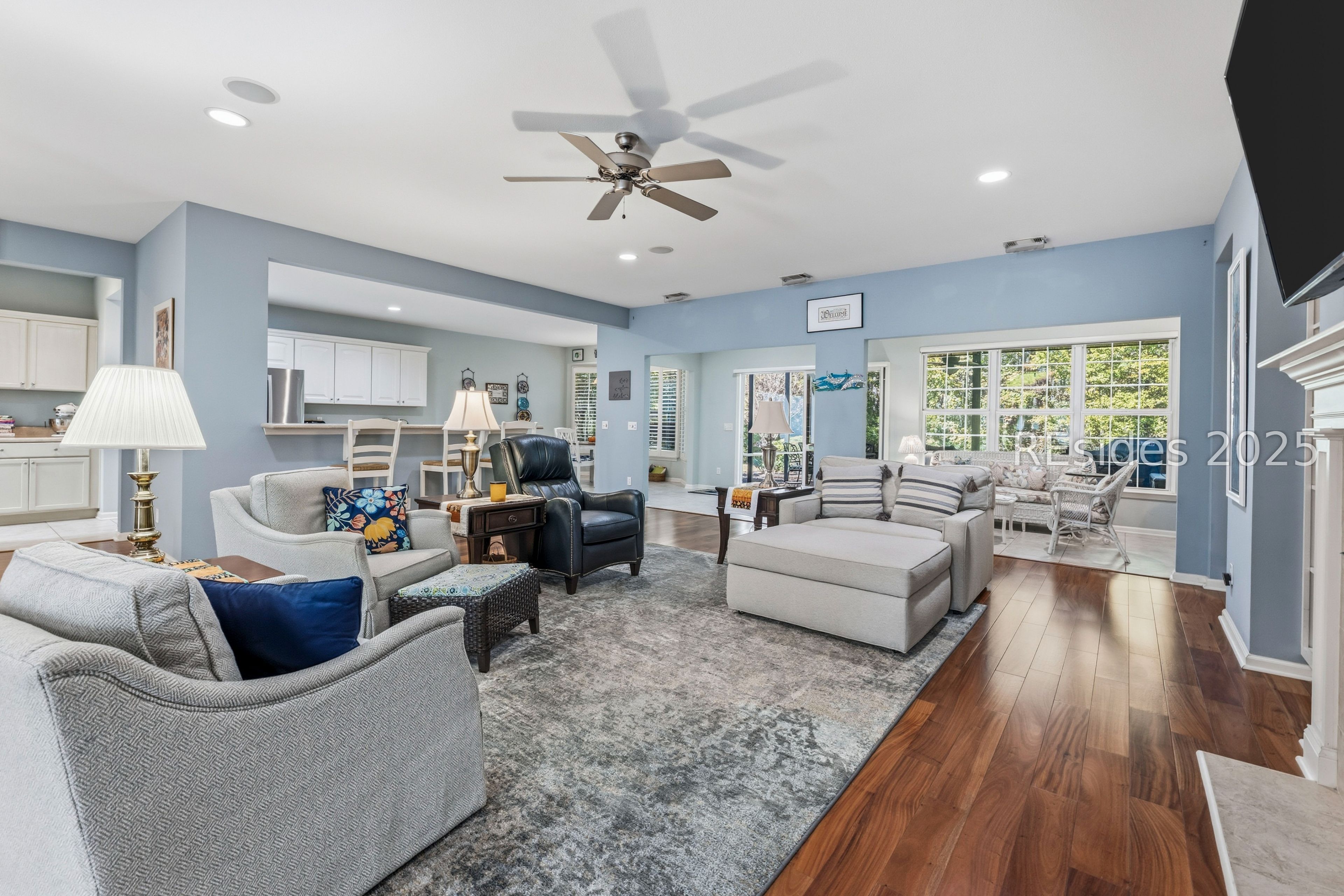 10 Fairforest Lane Bluffton, SC 29909 - Photo 4 of 46 Open living area to the kitchen