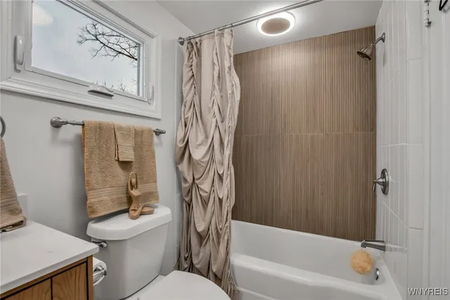 $529,000 | 243 Lehn Springs Drive, Amherst, NY 14221