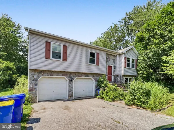 $270,000 | 10 Hitching Post Circle, Thomasville, PA 17364