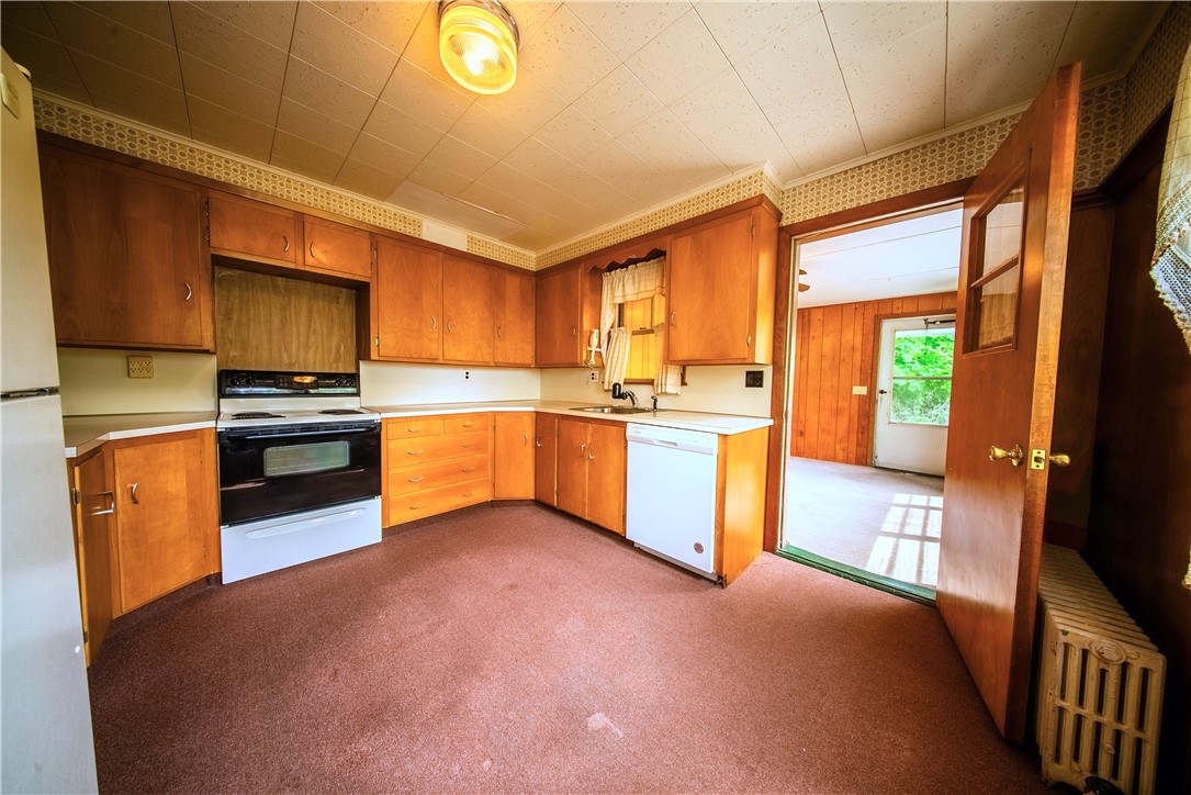 102 Buttonwoods Avenue Warwick, RI 02886 - Photo 5 of 17