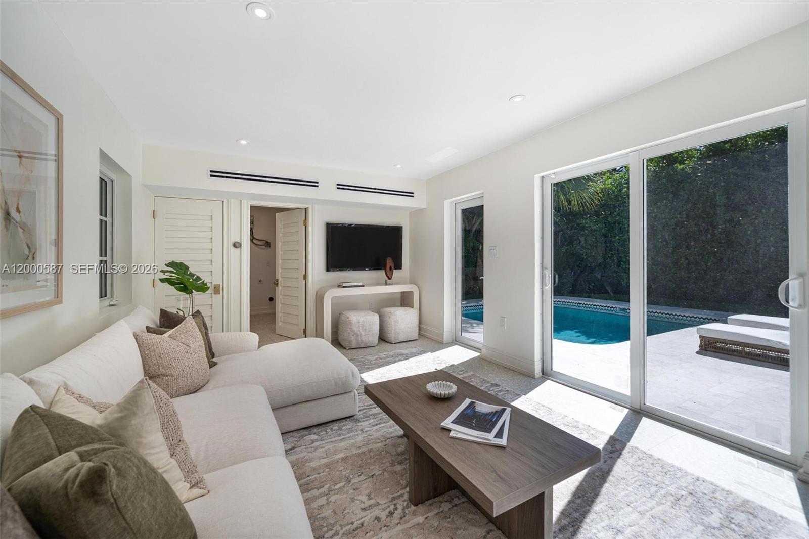 909 Roderigo Avenue Coral Gables, FL 33134 - Photo 27 of 34 Gallery Image 27