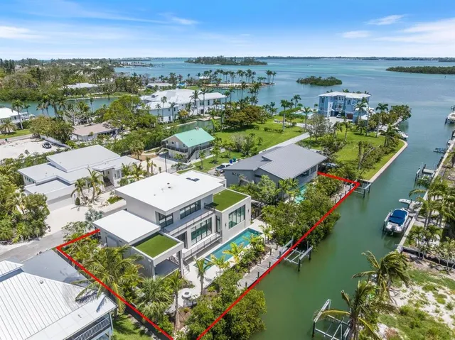 $6,923,000 | 590 De Narvaez Drive, Longboat Key, FL 34228