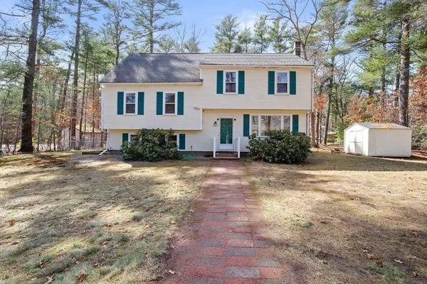 $584,900 | 2 Boulton Street, Carver, MA 02330