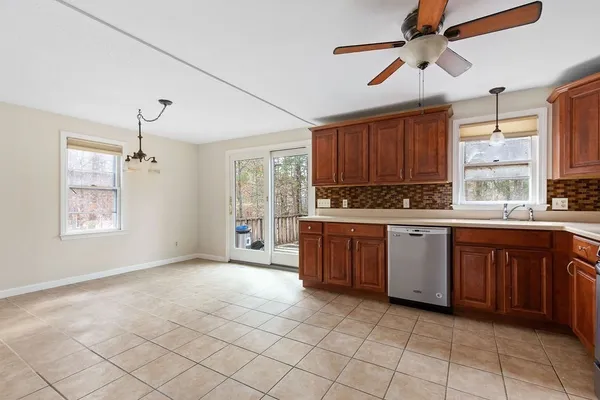 $584,900 | 2 Boulton Street, Carver, MA 02330