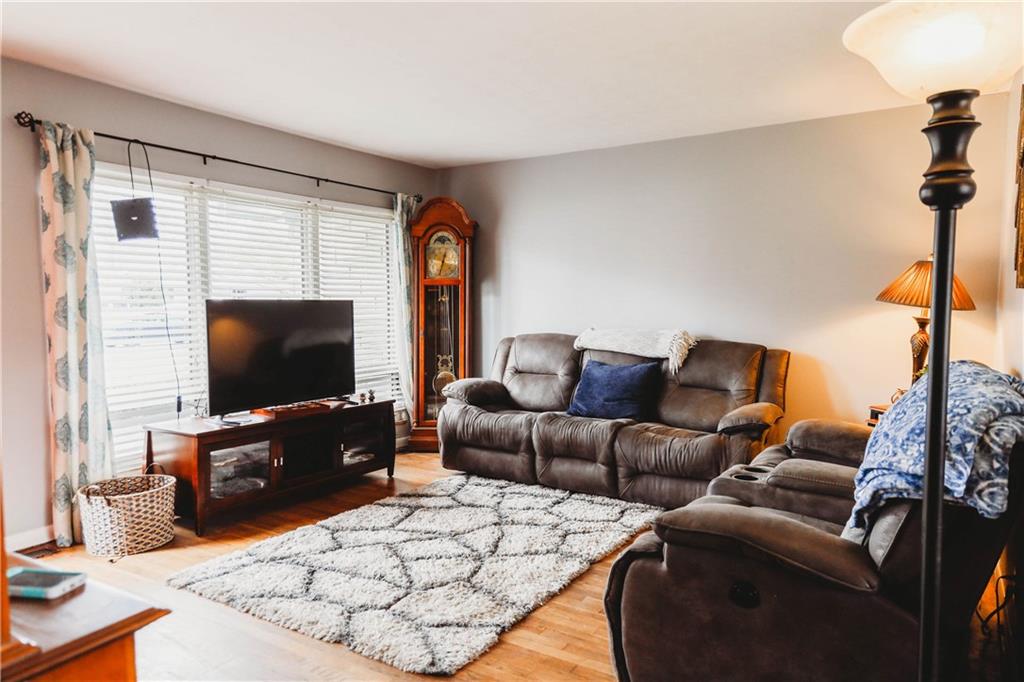 324 Griffin Road Indianapolis, IN 46227 - Photo 6 of 24 Gallery Image 6