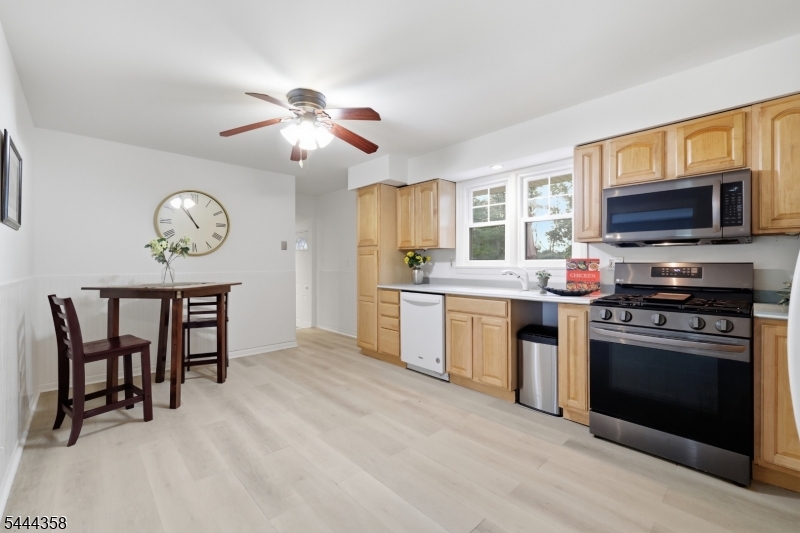 264 Vanderveer Road Bridgewater, NJ 08807 - Photo 5 of 25