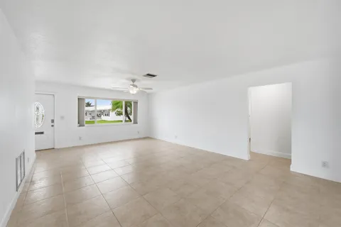 $389,000 | 1316 Southwest 23rd Street, Boynton Beach, FL 33426