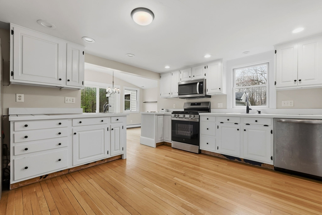 54 Rabbit Road Salisbury, MA 01952 - Photo 11 of 42