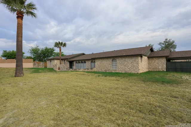 $389,000 | 309 Meandering Way, Del Rio, TX 78840