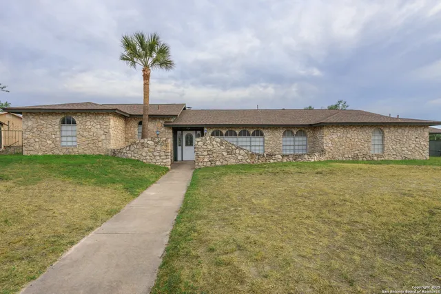 $389,000 | 309 Meandering Way, Del Rio, TX 78840