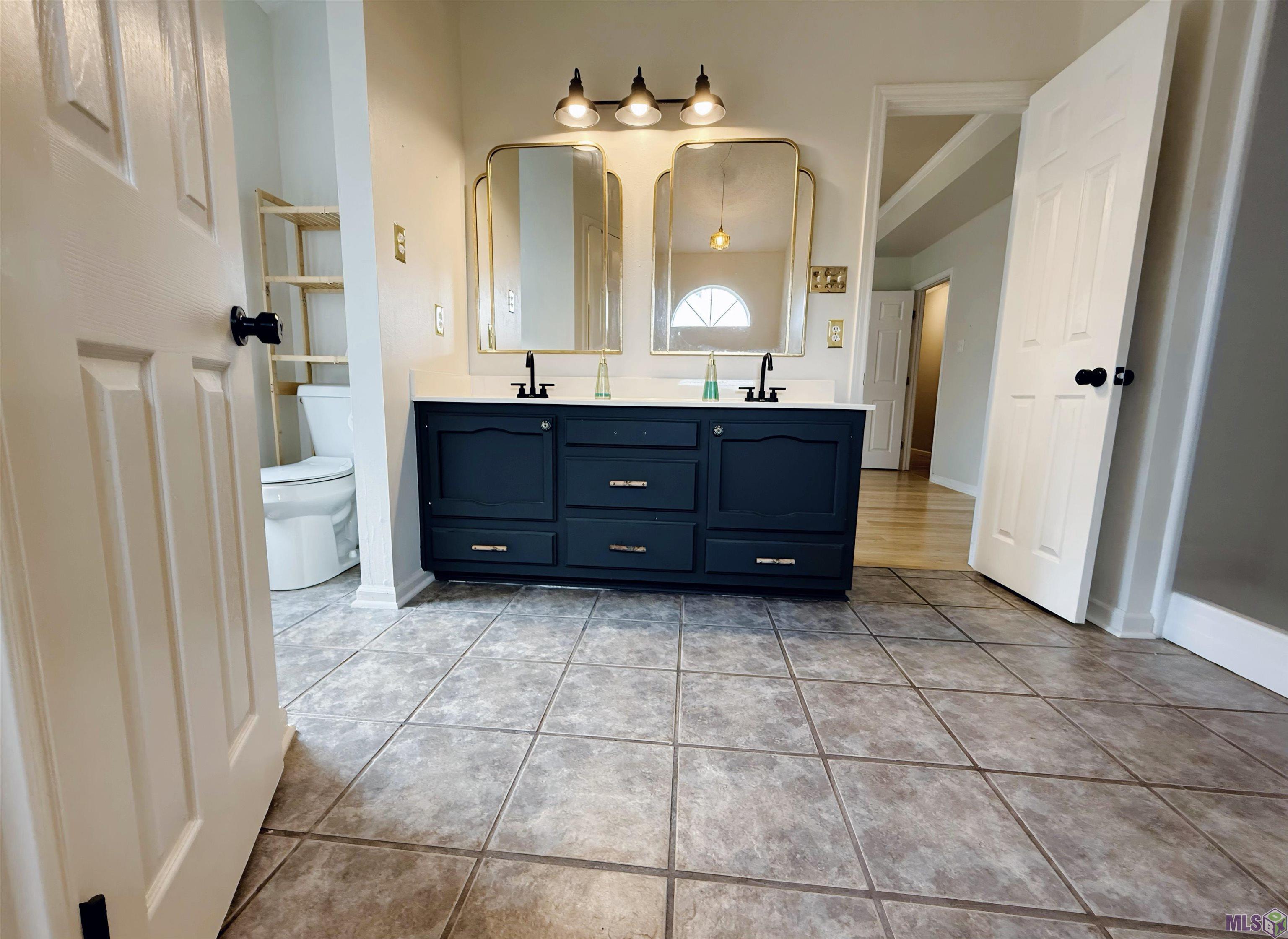 7605 Recorder Drive St. George, LA 70817 - Photo 19 of 44 UPDATED PRIMARY BATHROOM