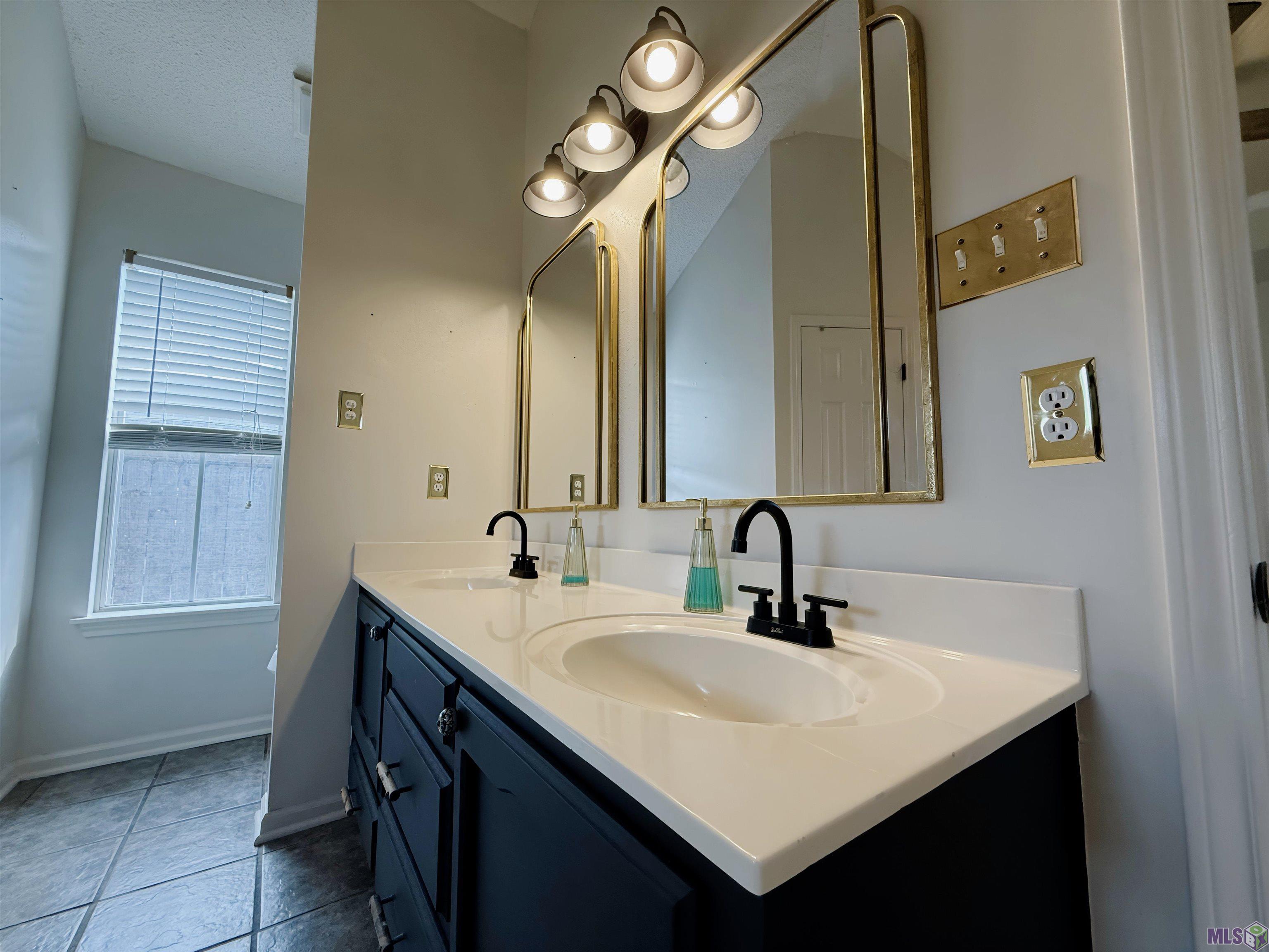 7605 Recorder Drive St. George, LA 70817 - Photo 24 of 44 UPDATED PRIMARY BATHROOM