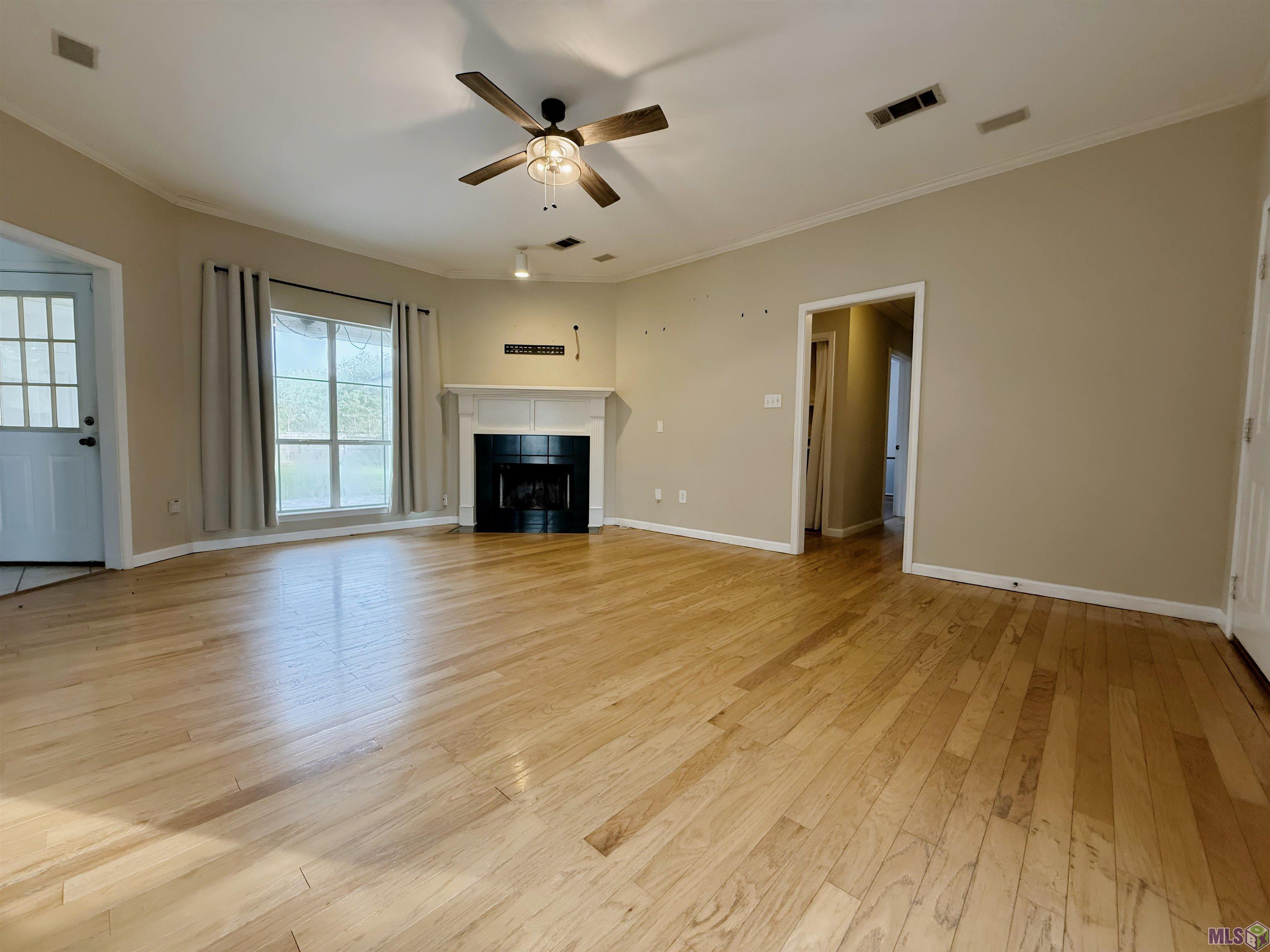 7605 Recorder Drive St. George, LA 70817 - Photo 5 of 44 LIVING ROOM