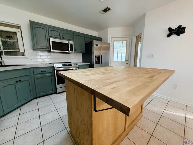 $239,000 | 7605 Recorder Drive, St. George, LA 70817