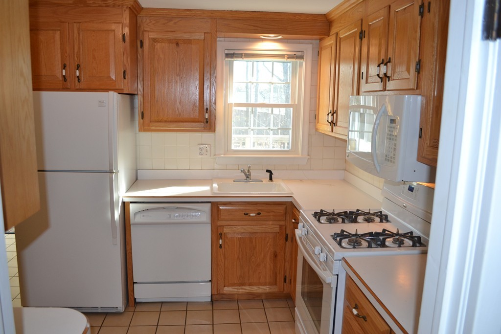15 Norwich Road Norwood, MA 02062 - Photo 5 of 21 Gallery Image 5