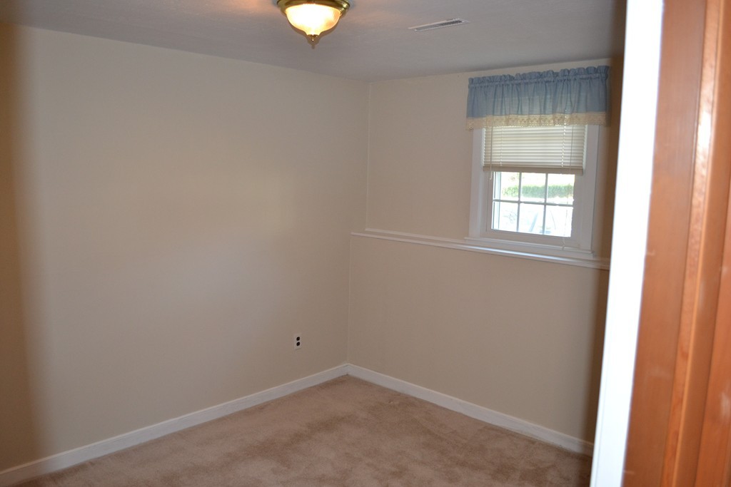 15 Norwich Road Norwood, MA 02062 - Photo 9 of 21 Gallery Image 9