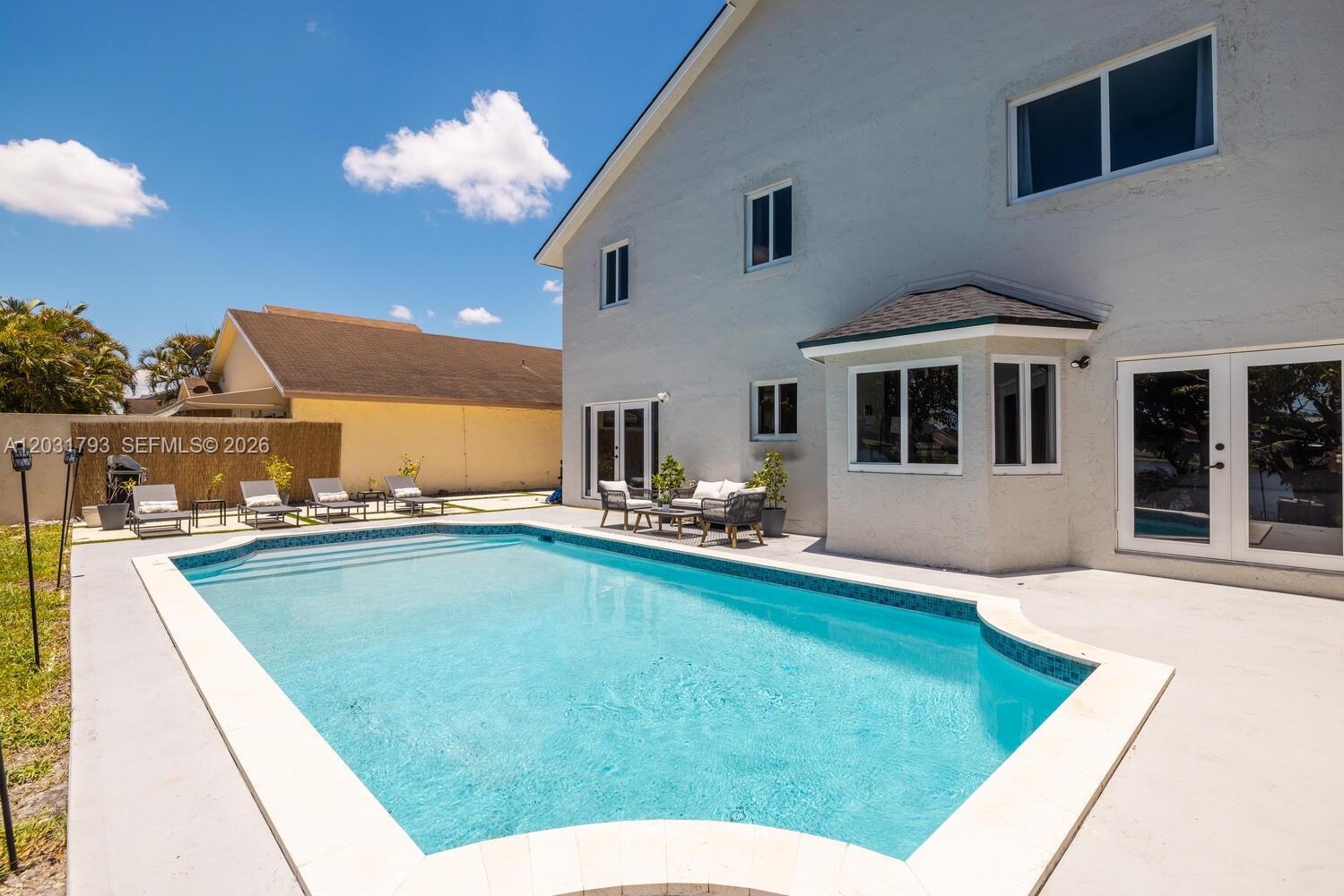 9650 Southwest 9th Court Pembroke Pines, FL 33025 - Photo 12 of 35