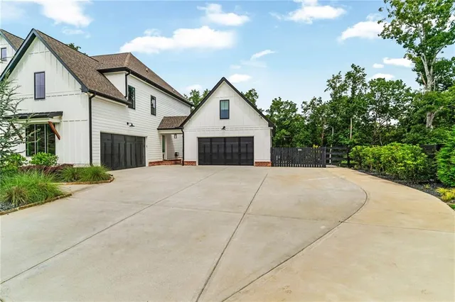 $2,474,900 | 128 Creekview Lane, Canton, GA 30115