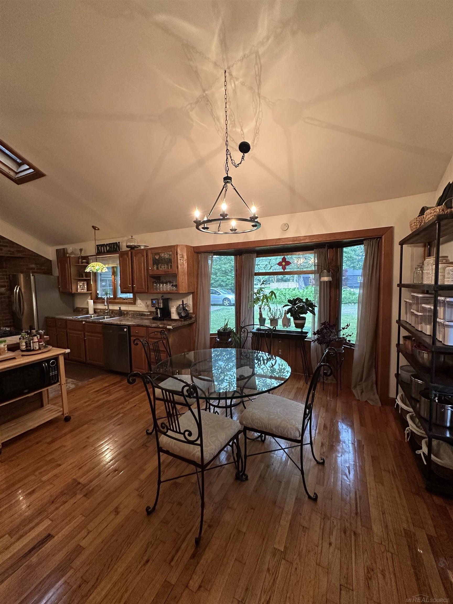 1534 East Wattles Road Troy, MI 48083 - Photo 18 of 25 50179203-60cfb2f4-c789-4ac9-9be7-1c21a2a202ba.JPG