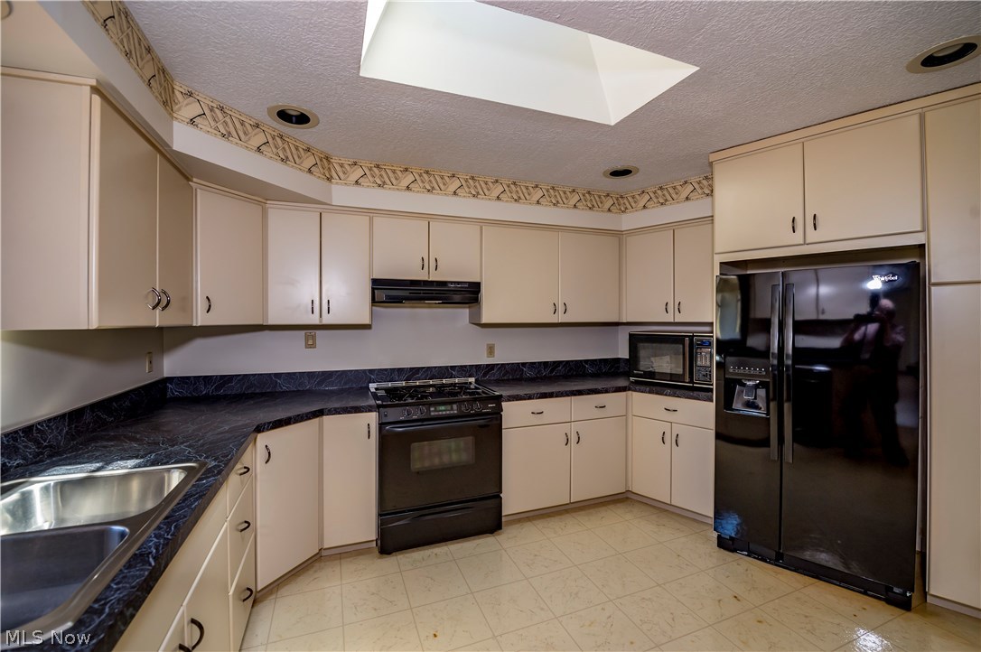 990 Brook Road Wadsworth, OH 44281 - Photo 12 of 35 Gallery Image 12