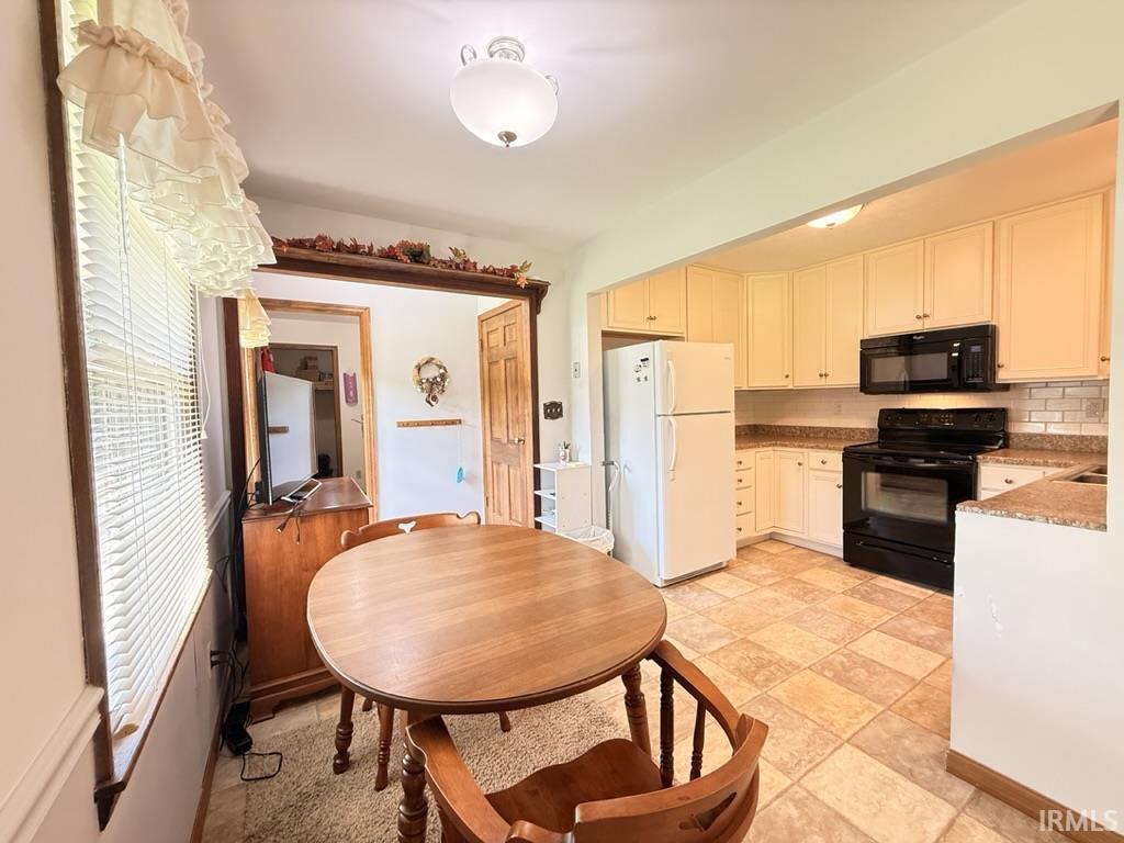 1233 North Eskew Road Boonville, IN 47601 - Photo 6 of 21 Gallery Image 6