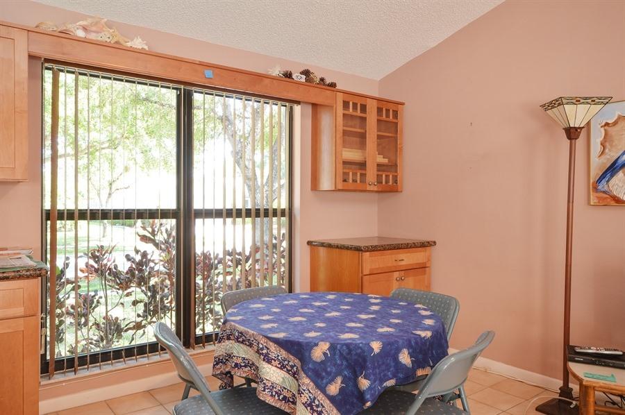 3089 Northwest 25th Way Boca Raton, FL 33434 - Photo 10 of 25 3089NW25thWay_vht_viewer_358.jpg