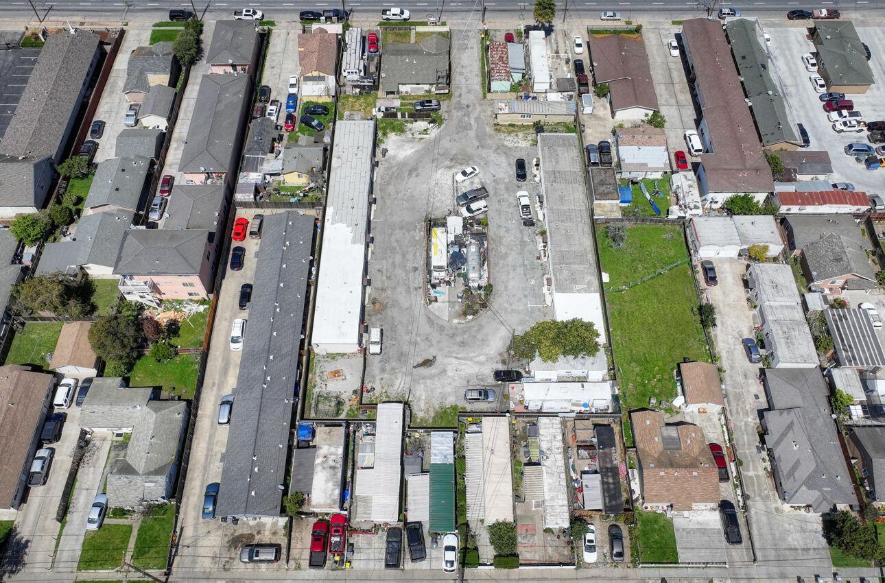 470 Williams Road Salinas, CA 93905 - Photo 2 of 21 a picture of city view