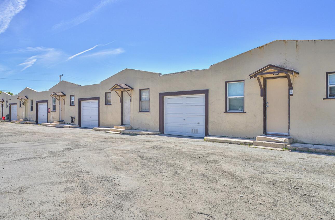 470 Williams Road Salinas, CA 93905 - Photo 6 of 21 a view of an house with a yard