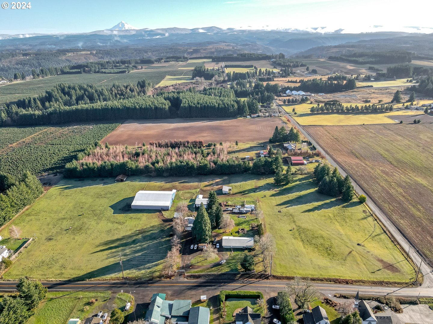 24502 South Springwater Road Estacada, OR 97023 - Photo 45 of 48 a view of a city with an ocean