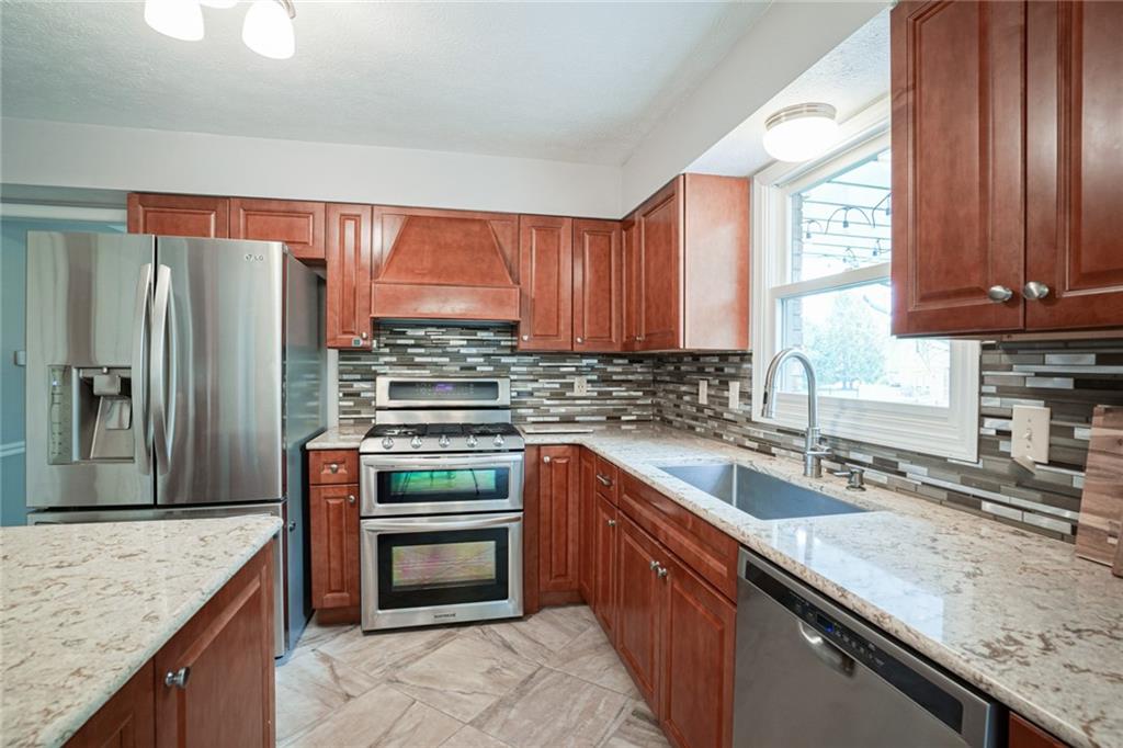 6930 Riverside Way Fishers, IN 46038 - Photo 16 of 45 Gallery Image 16