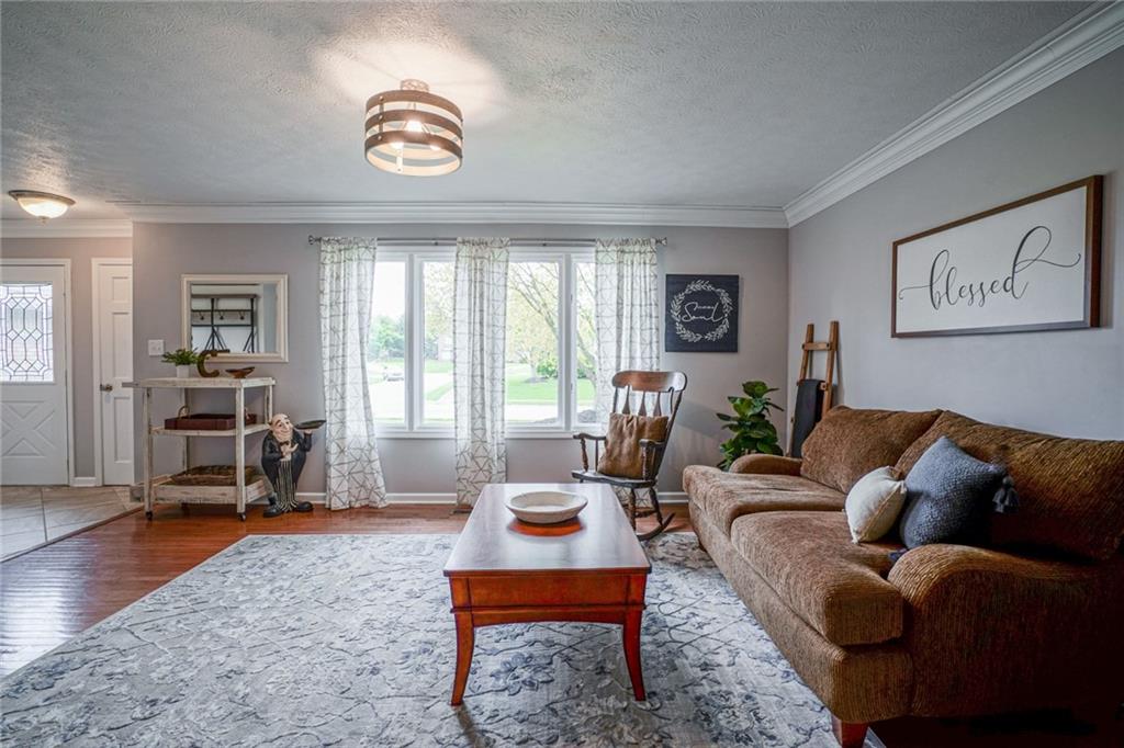 6930 Riverside Way Fishers, IN 46038 - Photo 6 of 45 Gallery Image 6