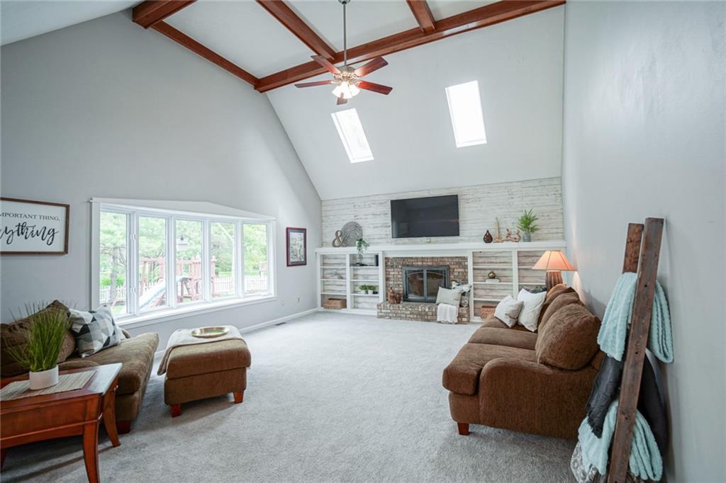 6930 Riverside Way Fishers, IN 46038 - Photo 9 of 45 Gallery Image 9