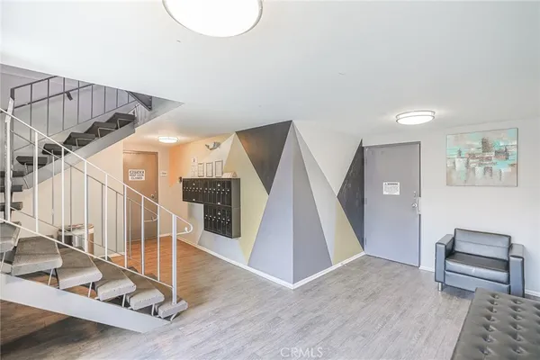 $3,195 | 4406 Cahuenga Boulevard, Unit 109, Toluca Lake, CA 91602