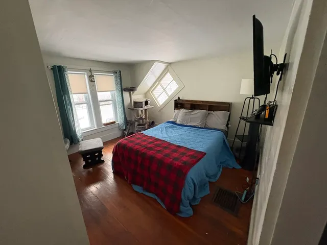 $279,000 | 8 Water Street, Greenfield, MA 01301