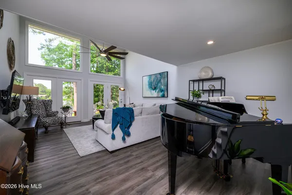 $699,000 | 302 Plantation Drive, New Bern, NC 28562
