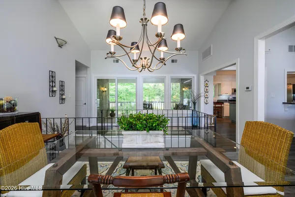 $699,000 | 302 Plantation Drive, New Bern, NC 28562