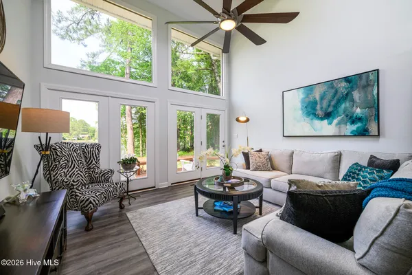 $699,000 | 302 Plantation Drive, New Bern, NC 28562