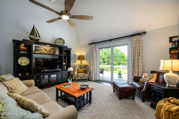 $699,000 | 302 Plantation Drive, New Bern, NC 28562