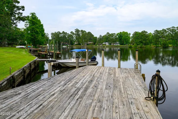 $699,000 | 302 Plantation Drive, New Bern, NC 28562