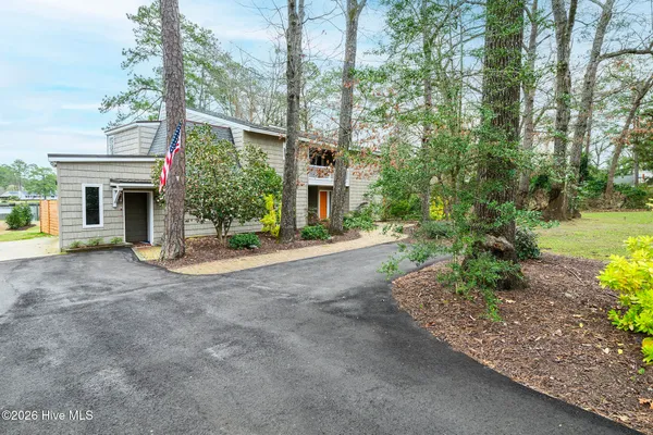 $699,000 | 302 Plantation Drive, New Bern, NC 28562