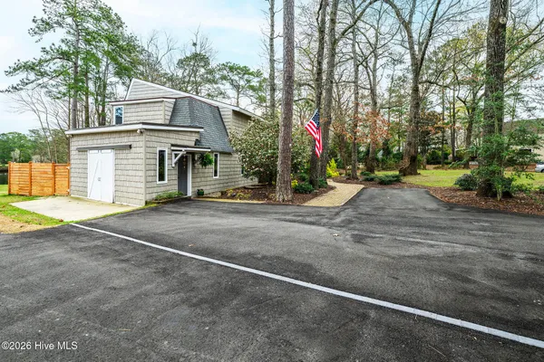$699,000 | 302 Plantation Drive, New Bern, NC 28562