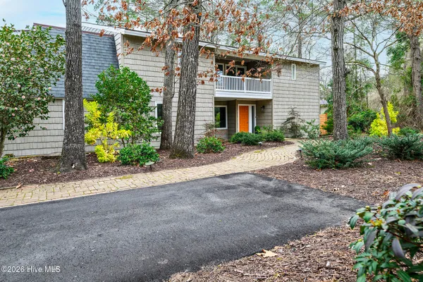 $699,000 | 302 Plantation Drive, New Bern, NC 28562