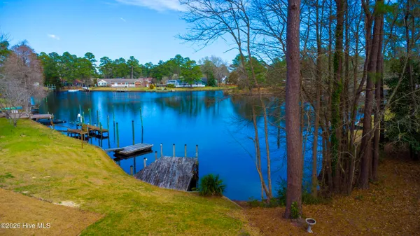 $699,000 | 302 Plantation Drive, New Bern, NC 28562