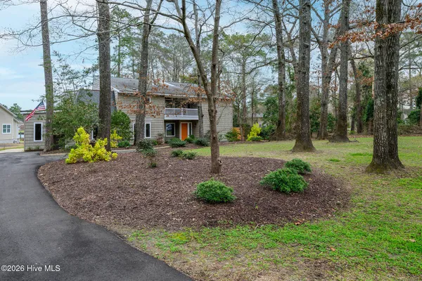 $699,000 | 302 Plantation Drive, New Bern, NC 28562
