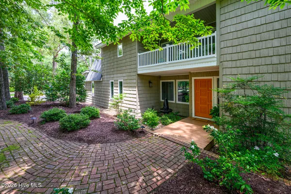 $699,000 | 302 Plantation Drive, New Bern, NC 28562